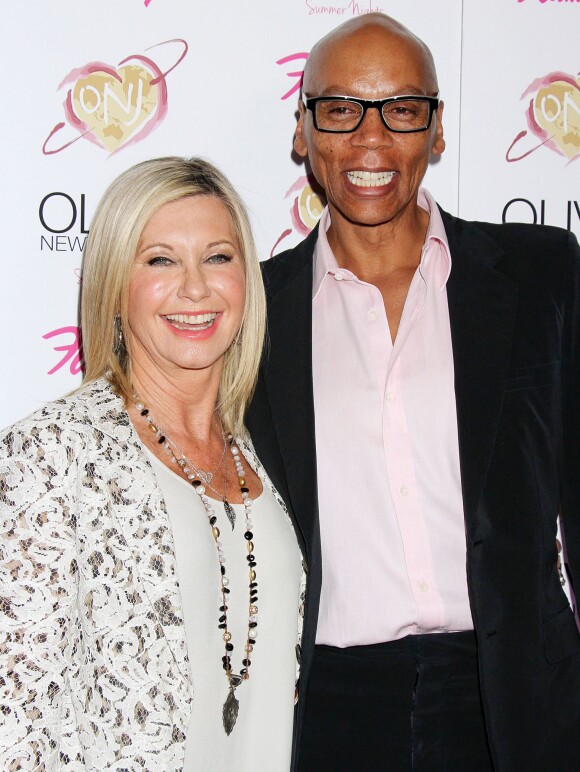 Olivia Newton-John et RuPaul pour le lancement de son show Summer Nights, à l'hôtel Flamingo de Las Vegas, le vendredi 11 avril 2014.