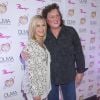 Olivia Newton-John et Dot Jones pour le lancement de son show Summer Nights, à l'hôtel Flamingo de Las Vegas, le vendredi 11 avril 2014.
