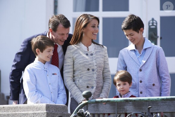 Le prince Joachim et la princesse Marie avec les princes Felix, Henrik et Nikolai. La famille royale de Danemark fêtait les 74 ans de la reine Margrethe II au château de Marselisborg, à Aarhus, le 16 avril 2014.