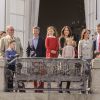 La famille royale de Danemark s'est réunie autour de la reine Margrethe II au château de Marselisborg, à Aarhus, le 16 avril 2014, pour fêter les 74 ans de la souveraine. Leurs compatriotes ont pu accéder au parc du château pour observer leur apparition au balcon vers midi.