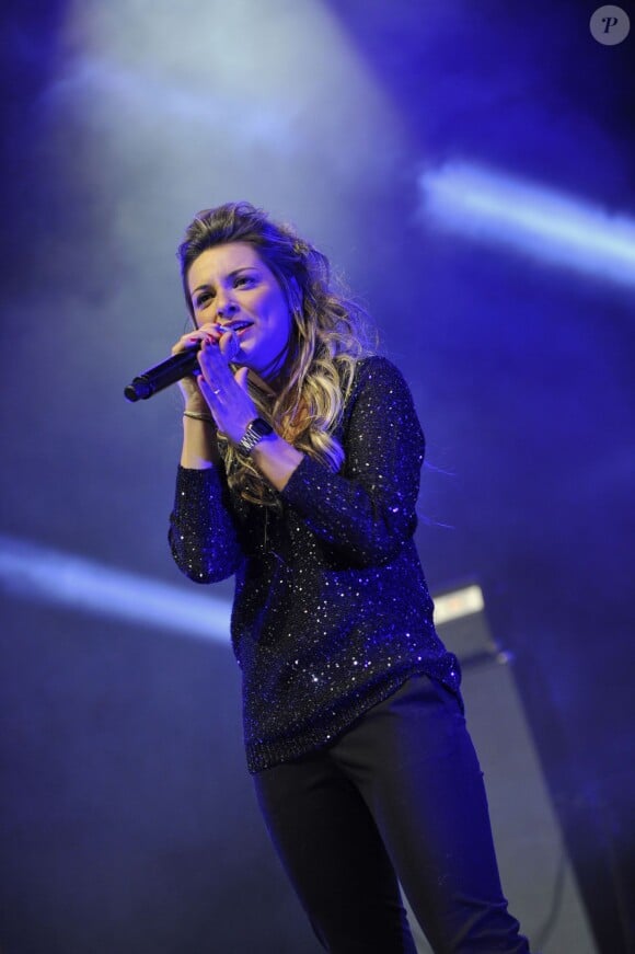 Priscilla chante pour un concert caritatif à Monaco en février 2012.