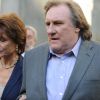 Gérard Depardieu et Jacqueline Bisset -sortant d'un tribunal - sur le tournage du film inspiré de l'affaire Dominique Strauss-Kahn à New York le 3 mai 2013.