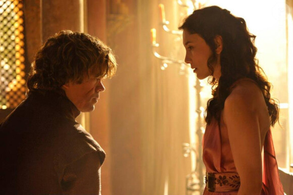 Sibel Kekilli et Peter Dinklage dans la saison 4 de "Game of Thrones". En France à partir du 7 avril 2014 sur OCS City.