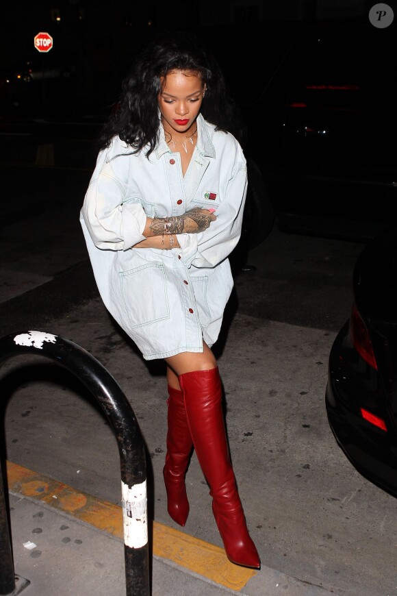Rihanna arrive au restaurant Giorgio Baldi à Santa Monica. Le 22 avril 2014.