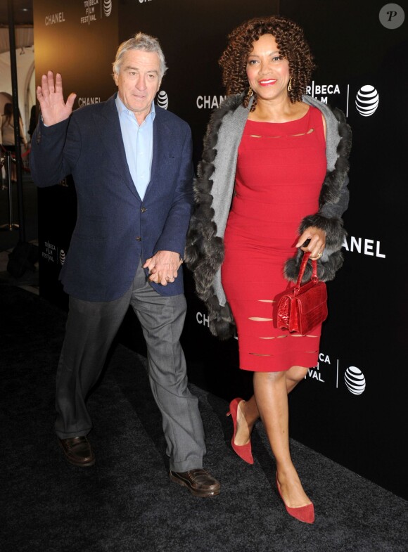 Robert De Niro et sa femme Grace Hightower lors de l'avant-première du film "Begin Again" pendant le Festival du Film de Tribeca à New York, le 26 avril 2014.