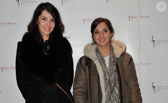 Zabou Breitman et sa fille Anna - Inauguration du restaurant 'La Petite Maison de Nicole' à l'hôtel Fouquet's Barrière à Paris le 21 janvier 2013