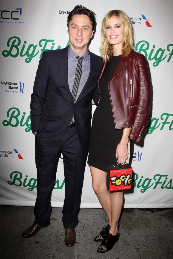 Zach Braff et Taylor Bagley lors de la générale de la pièce Big Fish à New York le 6 octobre 2013