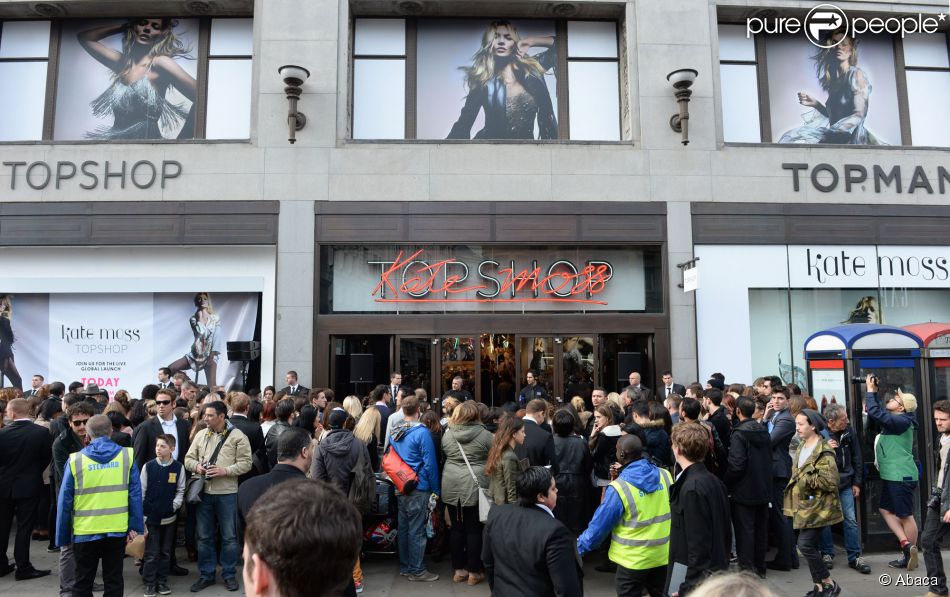  Kate Moss lance sa collection pour Topshop, dans la boutique de la marque anglaise, &amp;agrave; Oxford Circus. Londres, le 29 avril 2014. 