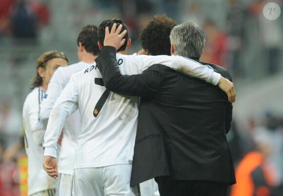 Cristiano Ronaldo et Carlo Ancelotti lors de la demi-finale retour de la Ligue des champions à l'Allianz Arena de Munich entre le Bayern Munich et le Real Madrid, match remporté 4-0 par les Madrilènes le 29 avril 2014