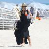 Katie Cassidy quitte une plage de Miami après y avoir passé quelques heures. Le 29 avril 2014.