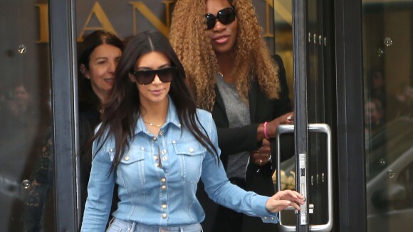 Kim Kardashian : Shopping à Paris avec Serena Williams, avant de s'envoler