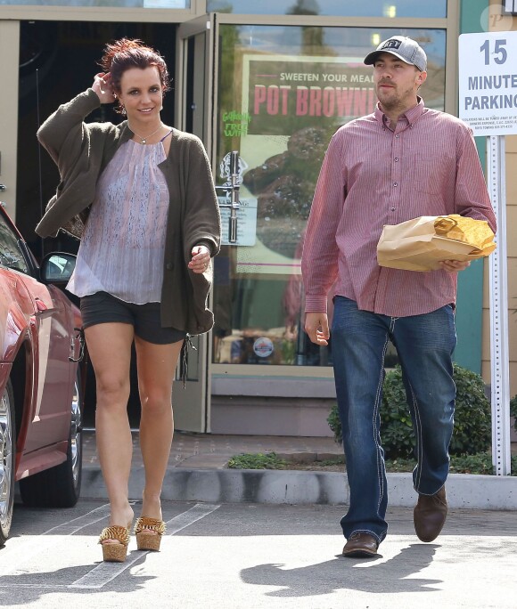 Exclusif -  Britney Spears avec son petit ami David Lucado à Agoura Hills, le 22 février 2014.
