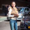 Adriana Lima dans les rues de New York, le 6 mai 2014.