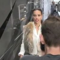 Adriana Lima : La bombe se mange un rétro et n'échappe pas au ridicule