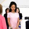Rihanna arrive au défilé Christian Dior Cruise 2015 le 7 mai à Brooklyn. New York