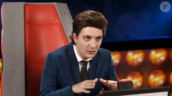 David Marsais en Mika dans la parodie de The Voice 3 du Palmashow, pour La folle soirée du Palmashow, le 9 mai 2014 sur D8