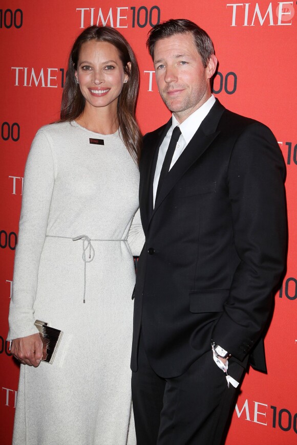 Christy Turlington Burns et son mari, l'acteur Edward Burns posent pour le gala du magazine TIME le 29 avril 2014