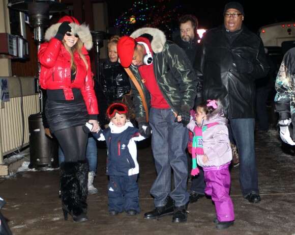 Mariah Carey et Nick Cannon avec leurs enfants Monroe et Moroccan Cannon en vacances à Aspen, le 23 décembre 2013.