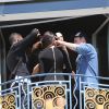 Kendall Jenner en plein shooting sur le balcon d'une suite de l'hôtel Martinez. Cannes, le 15 mai 2014.
