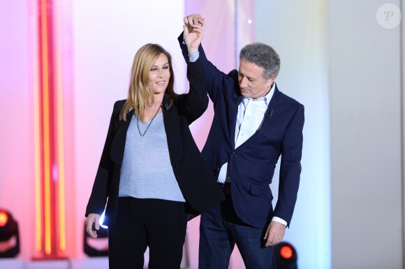 Mathilde Seigner et Michel Drucker - Enregistrement de l'émission "Vivement Dimanche" à Paris le 13 mai 2014. L'émission sera diffusée le 18 mai 2014.