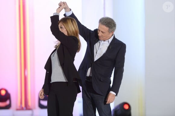 Mathilde Seigner et Michel Drucker - Enregistrement de l'émission "Vivement Dimanche" à Paris le 13 mai 2014. L'émission sera diffusée le 18 mai 2014.