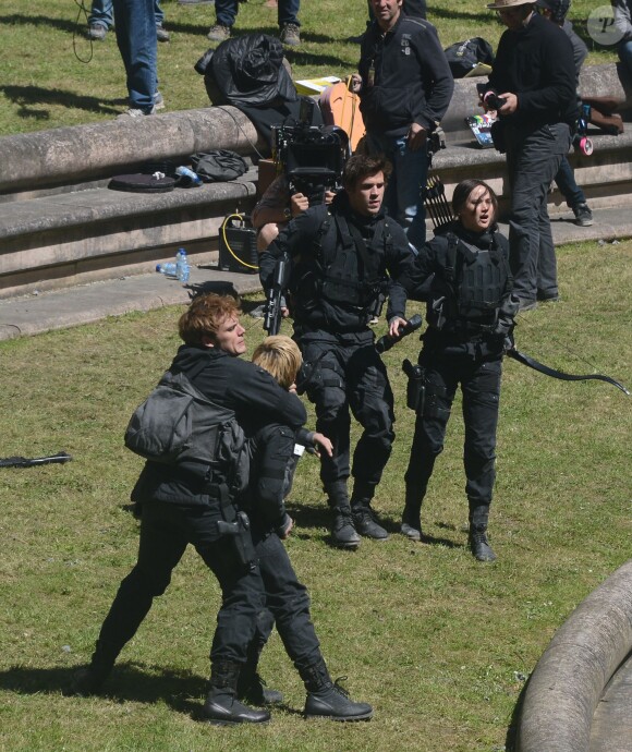 Jennifer Lawrence, Liam Hemsworth, Josh Hutcherson, Mahershala Ali ou encore Natalie Dormer tournent Hunger Games : La Révolte à Noisy-Le-Grand, près de Paris, le 15 mai 2014.