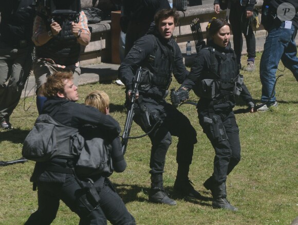 Jennifer Lawrence, Liam Hemsworth, Josh Hutcherson, Mahershala Ali ou encore Natalie Dormer tournent Hunger Games : La Révolte à Noisy-Le-Grand, près de Paris, le 15 mai 2014.