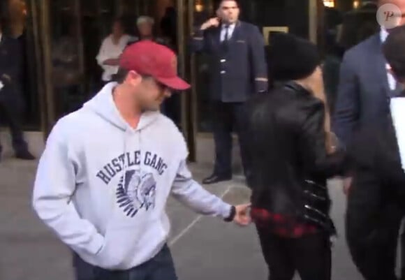 Lady Gaga s'est fait pincer les fesses par son boyfriend Taylor Kinney, mardi 13 mai 2014 dans les rues de New York.