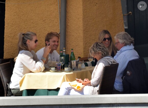 Nico Rosberg accompagné de sa belle Vivian Sibold et de ses parents Keke et Sina Rosberg à Portofino, le 15 mai 2014