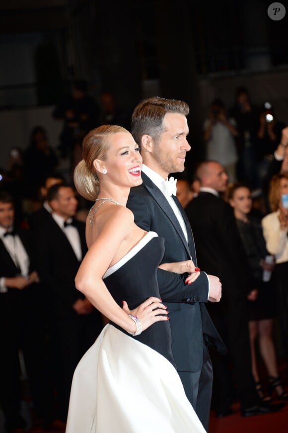 Ryan Reynolds et Blake Lively heureux lors du 67e Festival de Cannes, le 16 mai 2014.