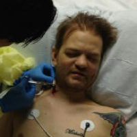 Deryck Whibley à l'hôpital : Alcoolique, l'ex d'Avril Lavigne dans un sale état