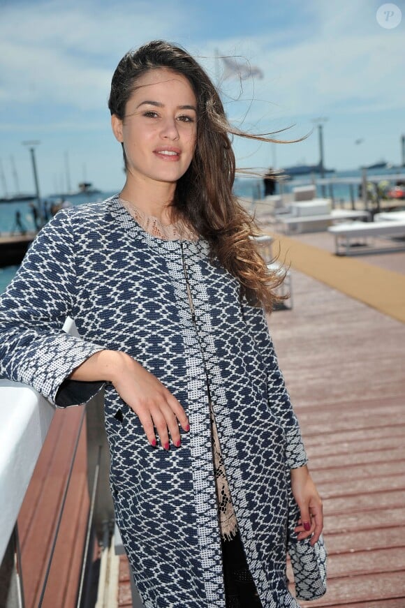 Exclusif - L'actrice Alice David pose pour Allociné/PurePeople sur le ponton de la plage du Majestic en partenariat avec le groupe Barrière, le 18 mai 2014.