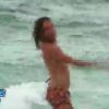 Cours de surf dans Les Anges de la télé-réalité le lundi 19 mai 2014 sur NRJ 12