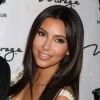 En mars 2012, Kim Kardashian apparait le visage tendu et le visage presque immobile