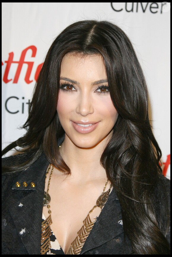 Novembre 2009, Kim Kardashian est presque méconaissable