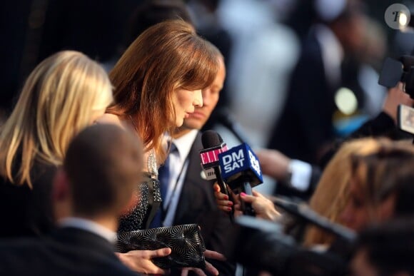 Carla Bruni-Sarkozy au gala Cinema Against Aids de l'amfAR en marge du Festival de Cannes, le 22 mai 2014 à Antibes.