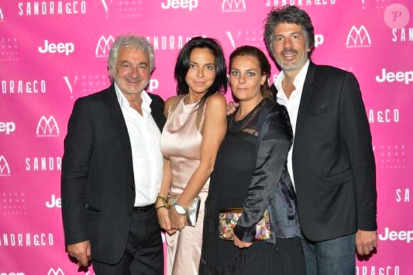 Sandra Zeitoun entourée de son ami Franck Provost et ses enfants Olivia et Fabien au dîner organisé par Sandra Zeitoun-de Matteis, au Five Seas Hotel de Cannes, en l'honneur du site Viderdressing, le 21 mai 2014.