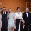 Olivier Assayas, Juliette Binoche, Chloë Grace Moretz, Kristen Stewart, Gilles Jacob à la montée des marches du film "Sils Maria" lors du 67e Festival du film de Cannes le 23 mai 2014.