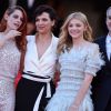 Olivier Assayas, Juliette Binoche, Chloë Grace Moretz, Kristen Stewart à la montée des marches du film "Sils Maria" lors du 67e Festival du film de Cannes le 23 mai 2014.