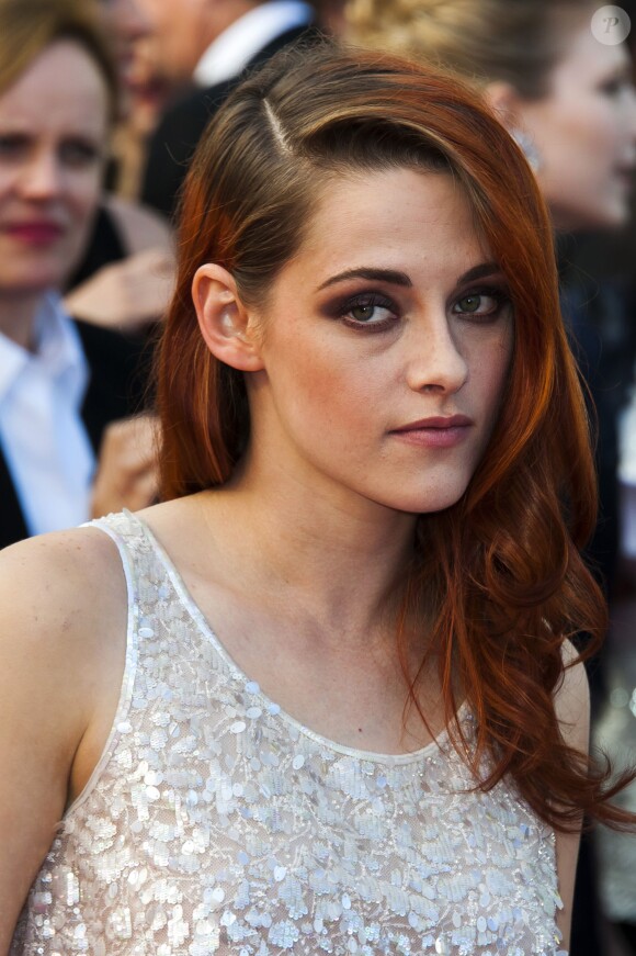 Kristen Stewart à la montée des marches du film "Sils Maria" lors du 67e Festival du film de Cannes le 23 mai 2014.