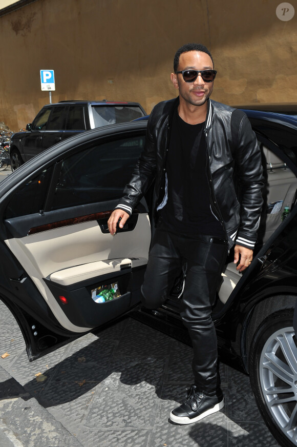 John Legend arrive à l'hôtel Four Seasons à Florence, le 24 mai 2014.