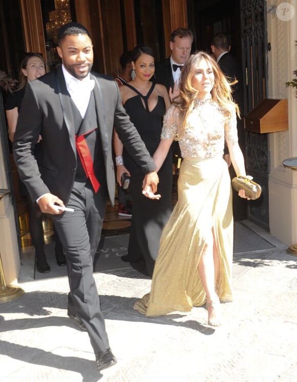 Photo : Ibn Jasper (coiffeur personnel de Kanye West) et sa compagne Sarah  Gomes ont assisté à la soirée de coup d'envoi du mariage de Kanye et Kim  Kardashian, aux châteaux de