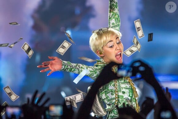 La chanteuse Miley Cyrus en concert à la Halle Tony Garnier à Lyon le 24 mai 2014.
