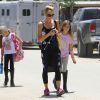 Exclusif - Denise Richards avec ses filles Sam et lola à leur cours d'équitation à Los Angeles, le 25 mai 2014.