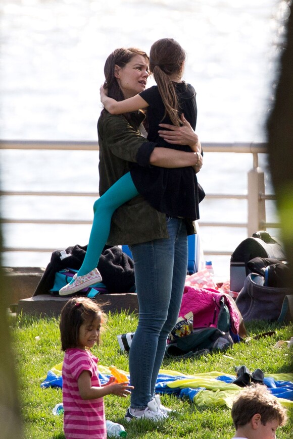 Katie Holmes et Suri Cruise ont passé du temps dans un parc de New York, le 30 mai 2014.
