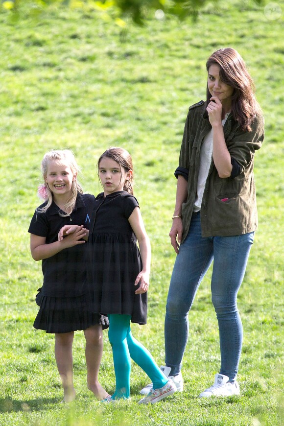 Katie Holmes et Suri Cruise ont passé du temps dans un parc de New York, le 30 mai 2014.