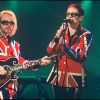 Le groupe Eurythmics (Dave Stewart et Annie Lennox) aux Brit Awards en 1999 à Londres. 