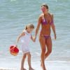Alex Gerrard, épouse du footballeur anglais Steve Gerrard, profite d'une journée ensoleillée sur une plage, au Portugal. Le 27 mai 2014.