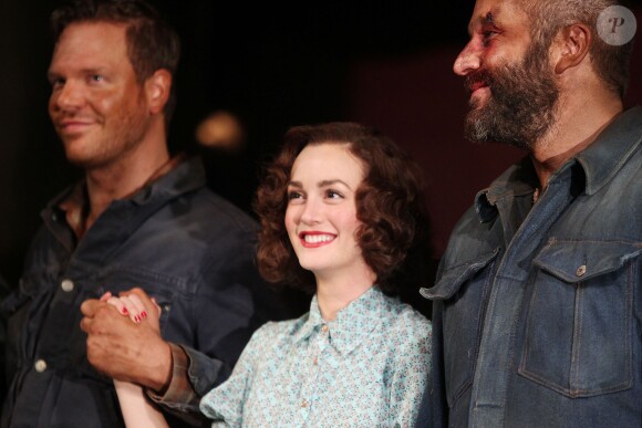 Jim Parrack, Leighton Meester, Chris O'Dowd et James Franco pour la première représentation de "Des souris et des hommes", sur une scène de Broadway à New York, le 19 mars 2014.