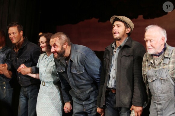 Jim Parrack, Leighton Meester, Chris O'Dowd et James Franco pour la première représentation de "Des souris et des hommes", sur une scène de Broadway à New York, le 19 mars 2014.